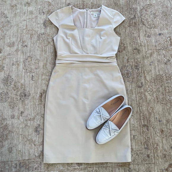 Banana Republic Stretch Shift Dress in Light Beige, Size 4 P - Picture 9 of 9